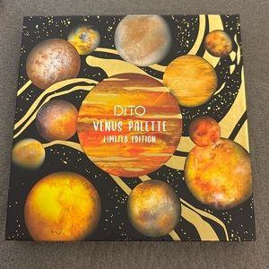 Dito Venus eyeshadow palette